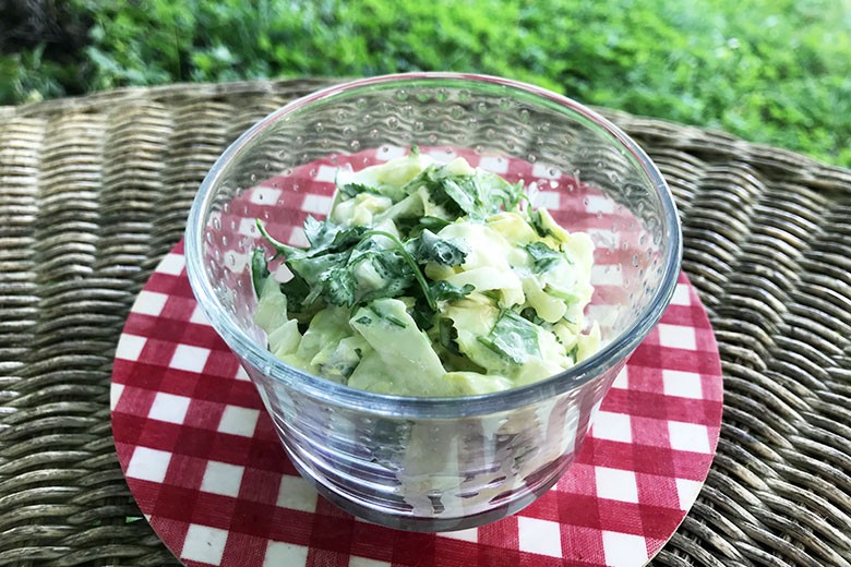Salat mit frischem Koriander