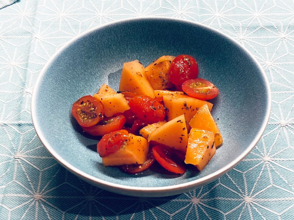 Tomatensalat mit Cantaloupe-Melone