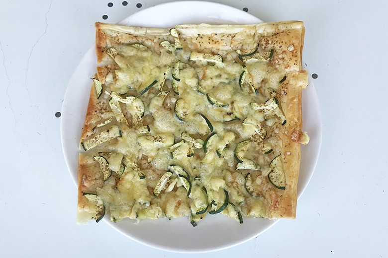 Blätterteig-Pizza mit Zucchini
