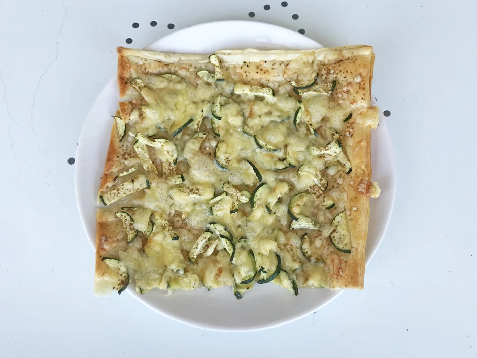 Bl&auml;tterteig-Pizza mit Zucchini