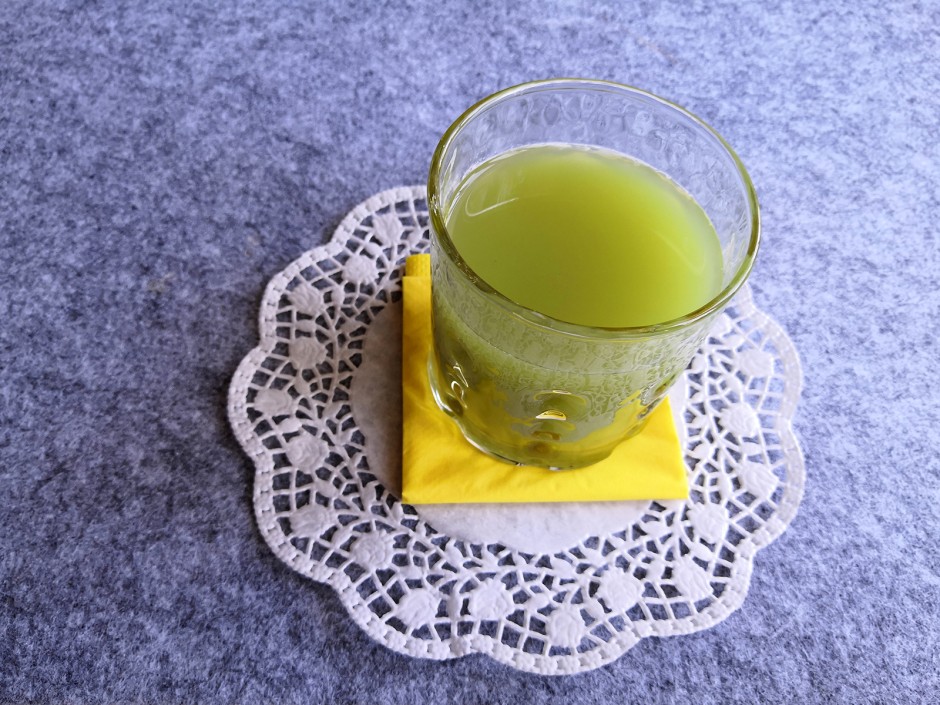 Kräuter-Apfelsaft ohne Entsafter