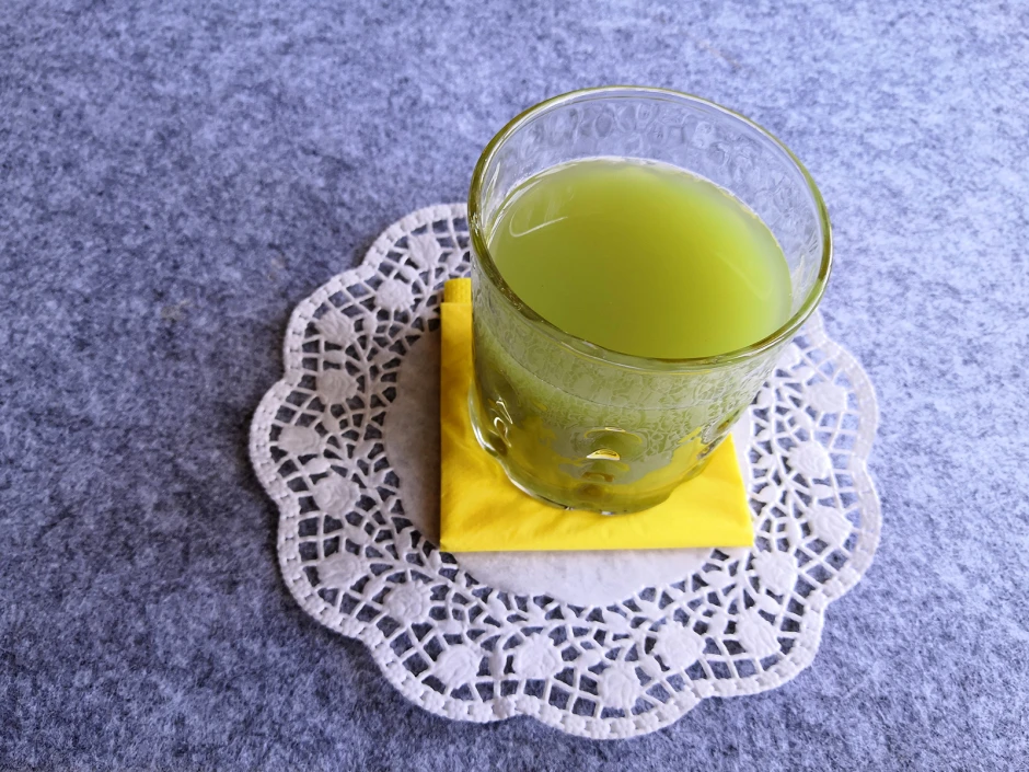 Kräuter-Apfelsaft ohne Entsafter