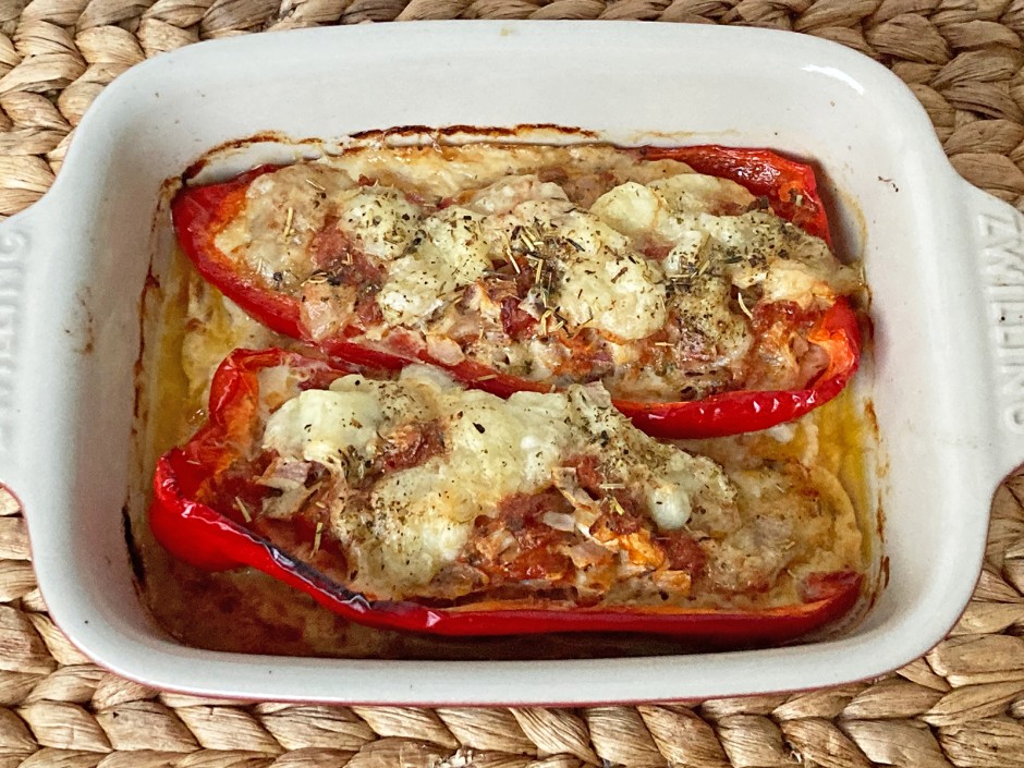 Spitzpaprika mit Salciccia-Füllung