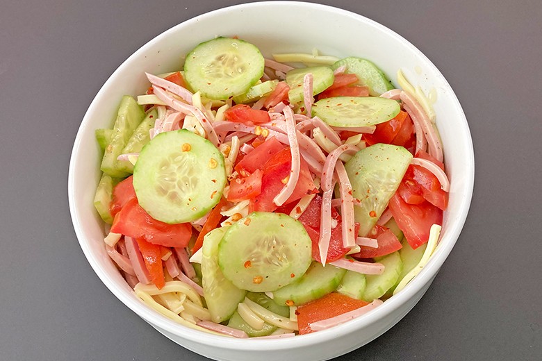 Wurstsalat mit Salatgurke