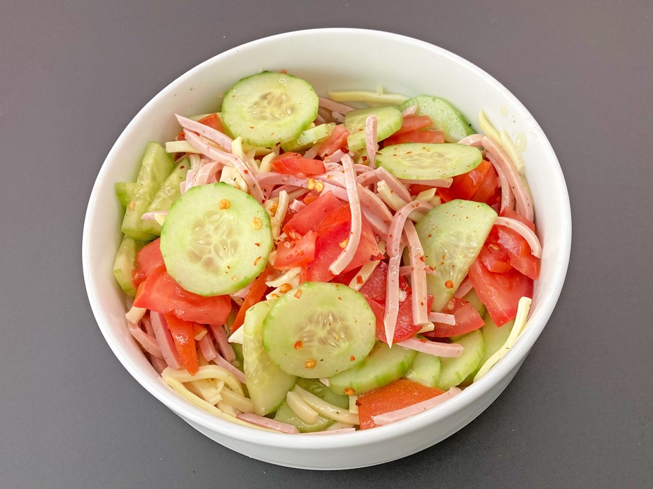 Wurstsalat mit Salatgurke