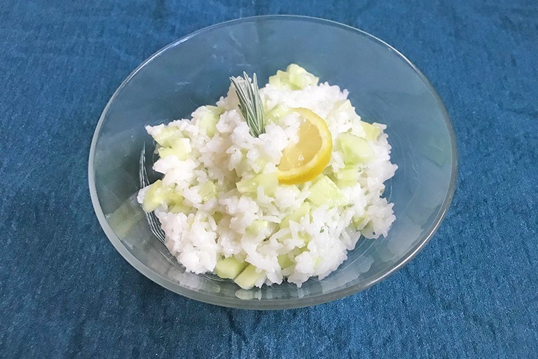 Reissalat mit Lavendel und Salatgurke