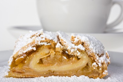 Ausgezogener Apfelstrudel