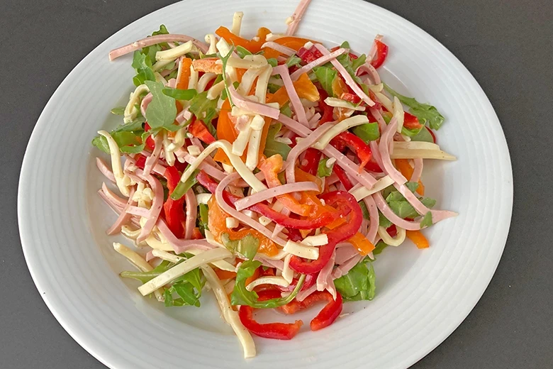 Wurstsalat mit Paprika