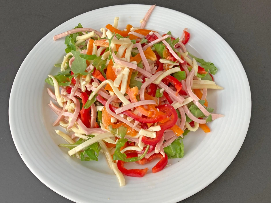 Wurstsalat mit Paprika