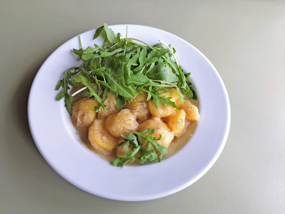 Saure Erdäpfel mit Rucola