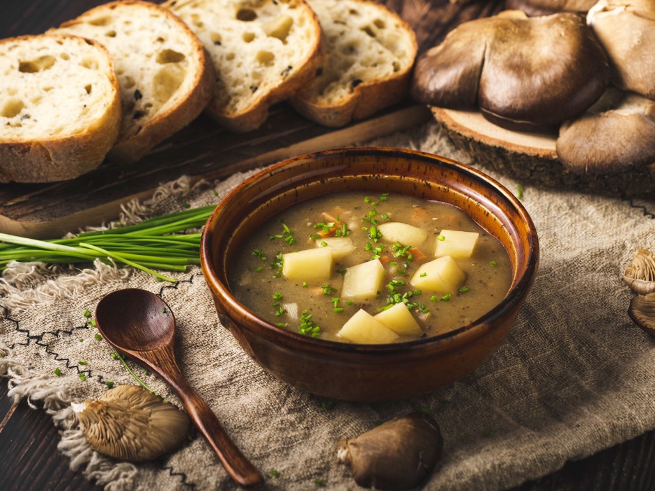 Erdäpfelcremesuppe mit Austernpilze