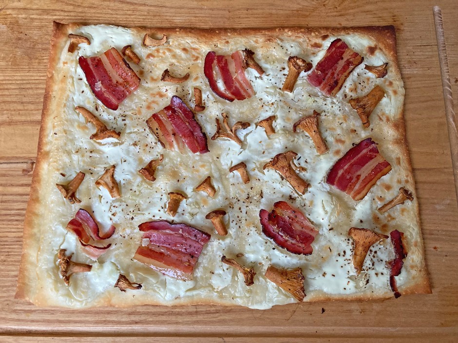 Flammkuchen mit Schwammerl