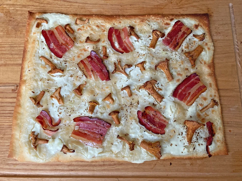 Flammkuchen mit Schwammerl