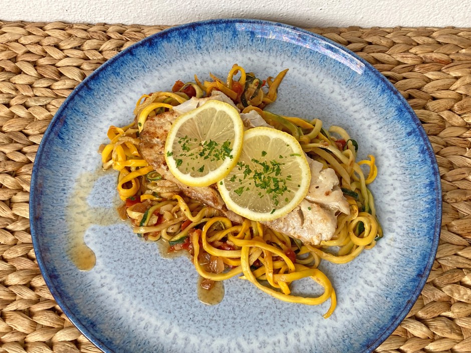 Fischfilet auf Zucchini-Spaghetti