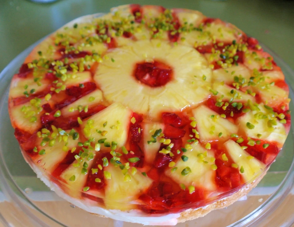 Erdbeer-Ananas-Torte