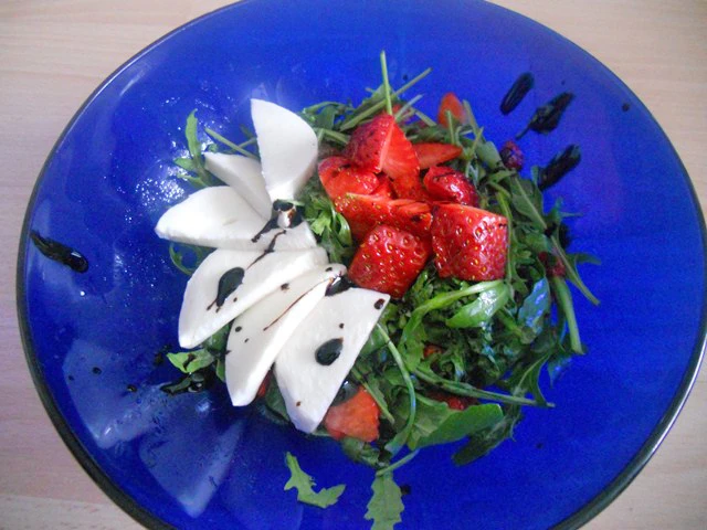 Erdbeersalat mit Rucola