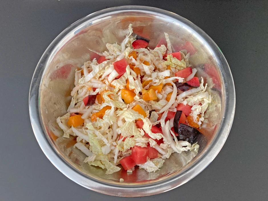 Chinakohlsalat mit Marillen und Wassermelone