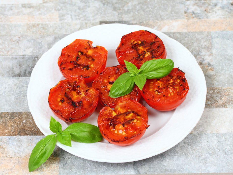 Gegrillte Basilikumtomaten