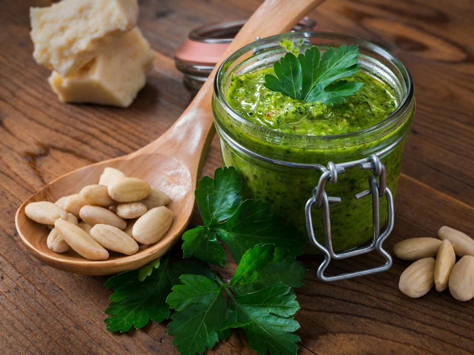 Knoblauch-Petersilien-Pesto