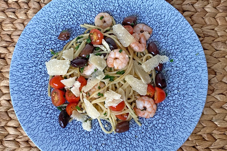 Spaghetti mit Meeresfrüchten und Oliven