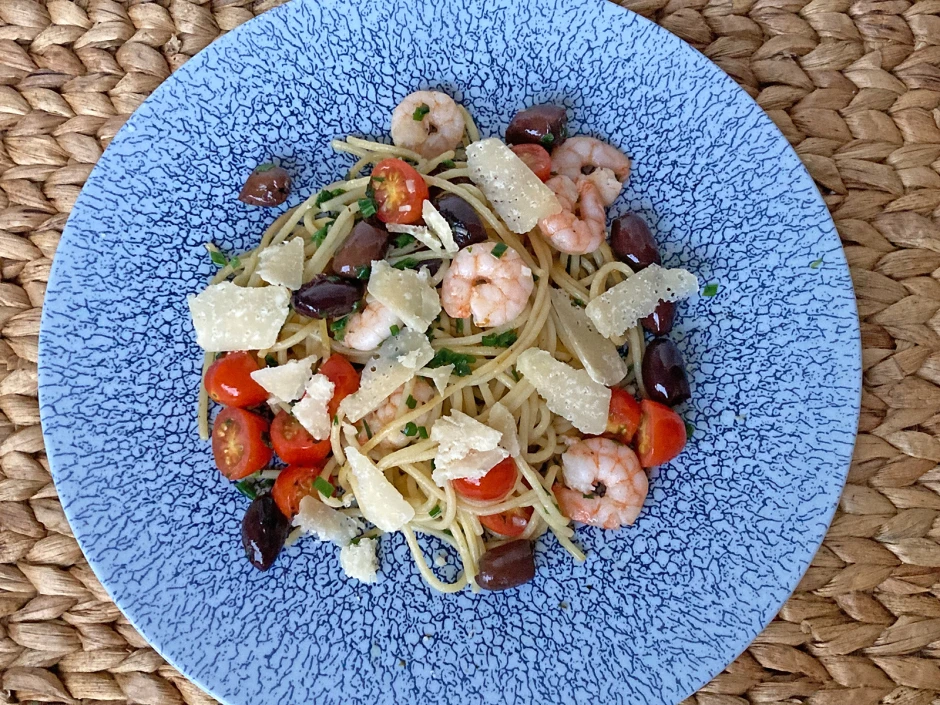 Spaghetti mit Meeresfr&uuml;chten und Oliven