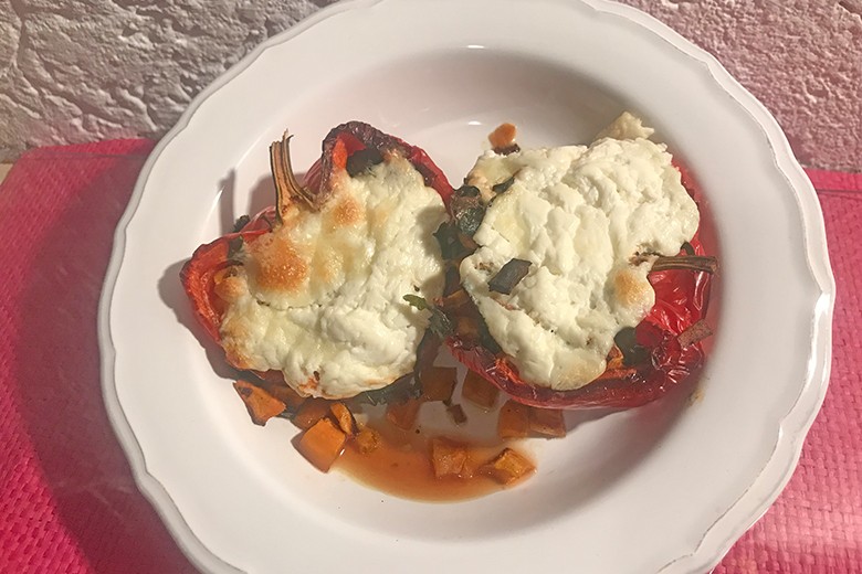 Gefüllte Paprika mit Pasta Filata