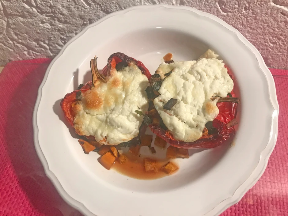 Gef&uuml;llte Paprika mit Pasta Filata
