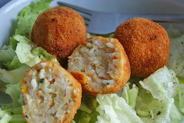 Gebackene Reisknödel