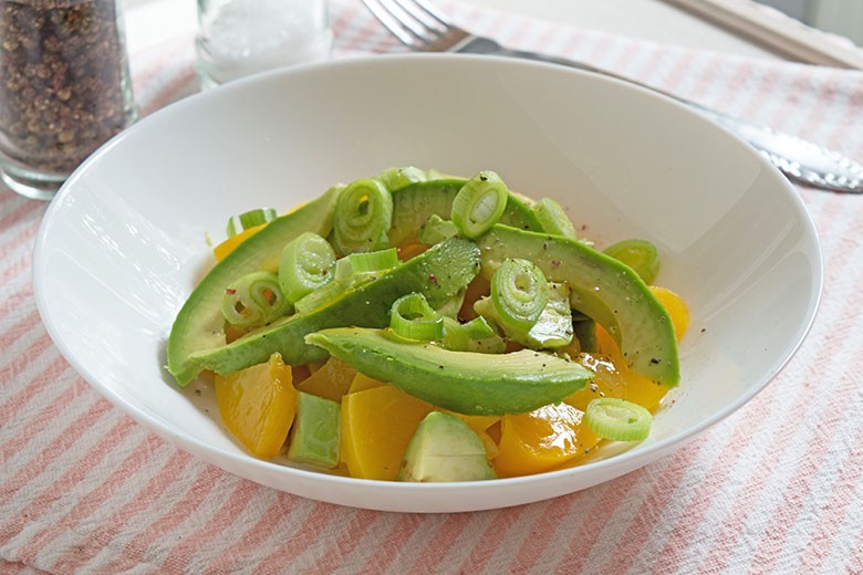 Leichter Mango-Avocado-Salat
