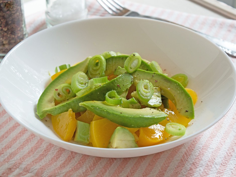 Leichter Mango-Avocado-Salat