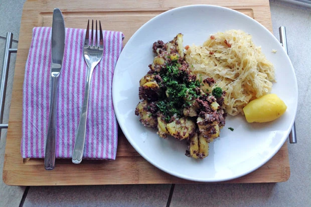 Blunzngr&ouml;stel mit Specksauerkraut