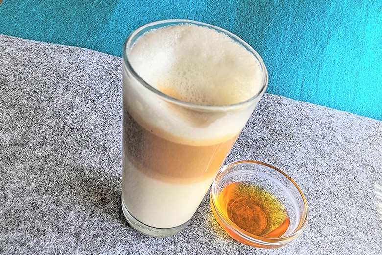 Kaffee mit Honig