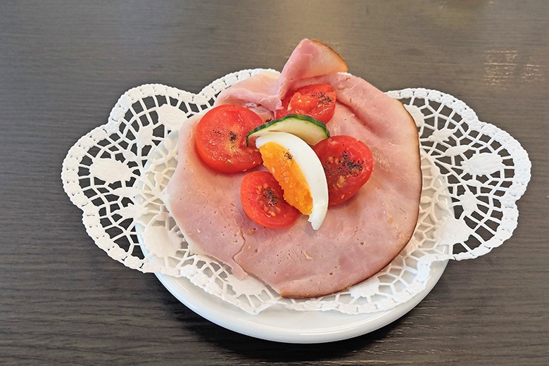 Schinkenbrötchen mit Paradeiser
