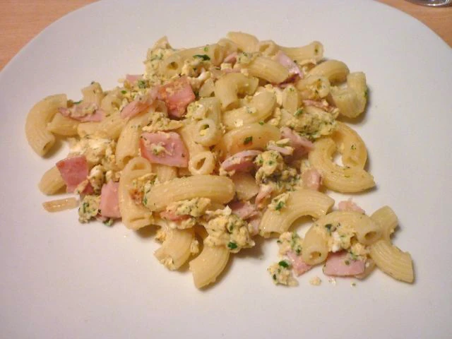 Schinkennudeln mit Ei