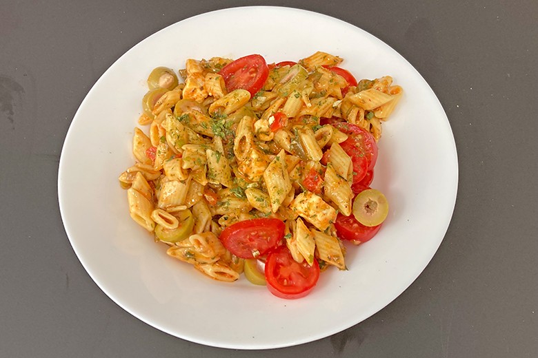 Nudelsalat mit Schafskäse