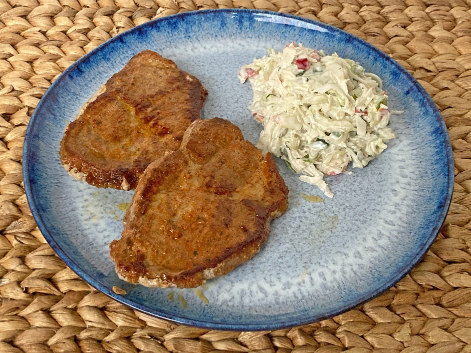 Steak nach Gyros-Art und Zaziki-Salat