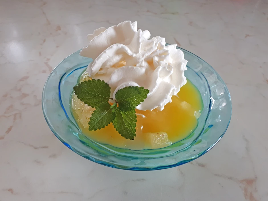 Ananas-Creme mit Sekt