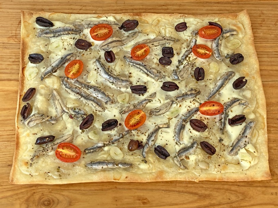 Flammkuchen mit Sardinen
