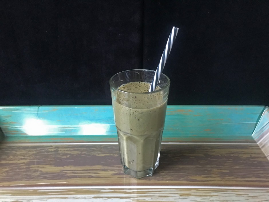 Zwetschgen-Matcha-Shake