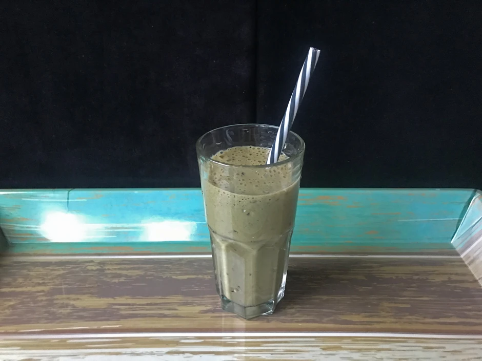 Zwetschgen-Matcha-Shake
