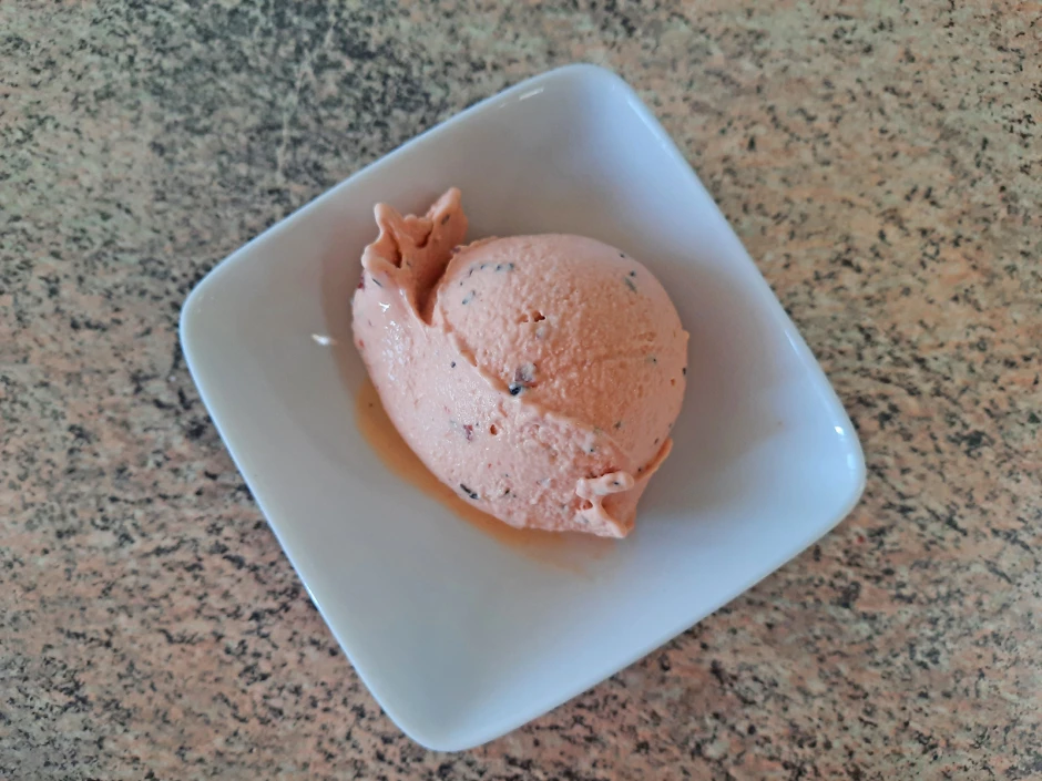Mango-Pflaumen-Maracuja-Eis