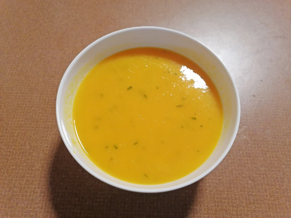 Kürbiscremesuppe mit Petersilie