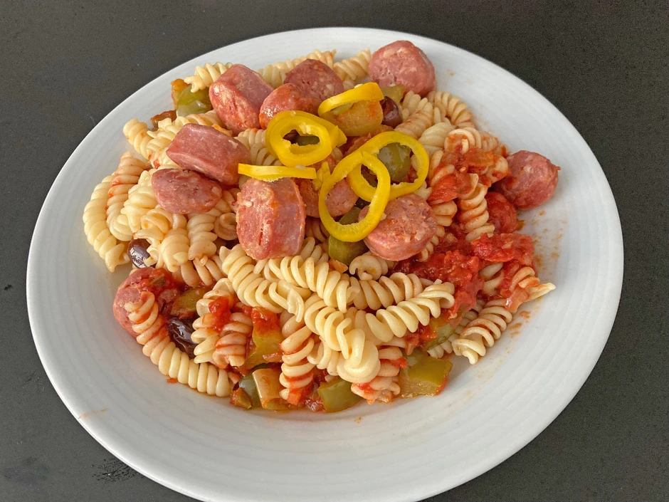 Nudeln in Paprika-Salsiccia-So&szlig;e