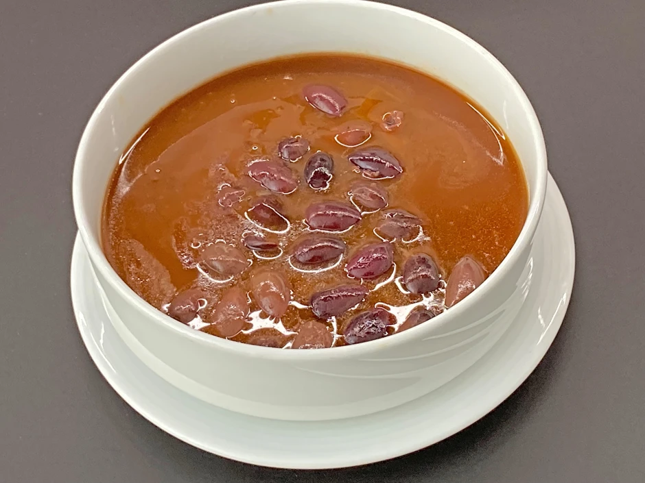 Tomaten-Olivensuppe