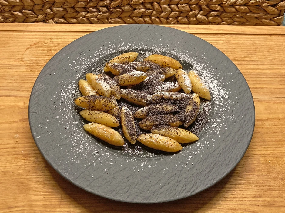Schupfnudeln mit Butter und Mohn