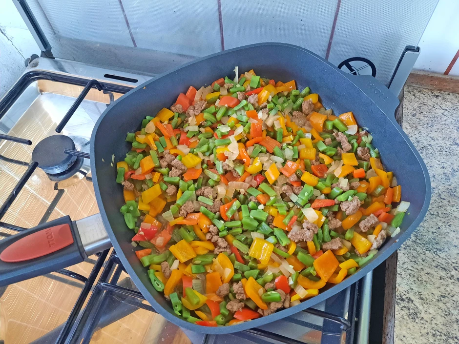 Paprika-Bohnen-Pfanne mit Faschiertem