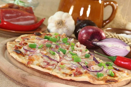 Flammkuchen mit Speck