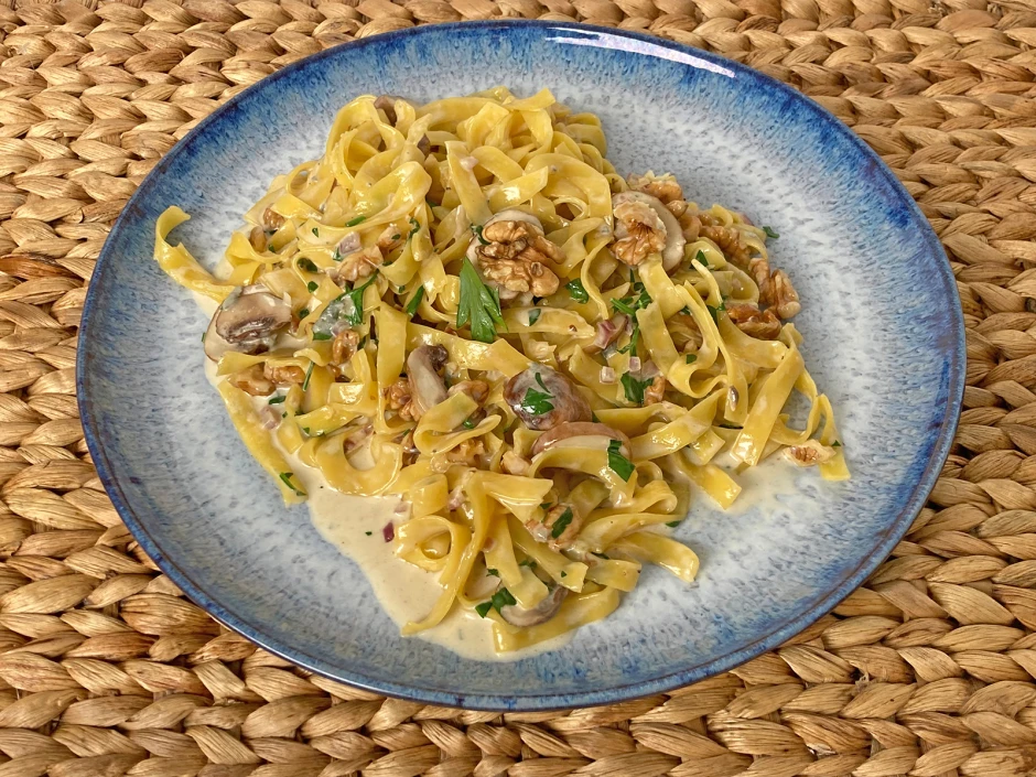 Tagliatelle in Gorgonzola-Champignon-Rahm