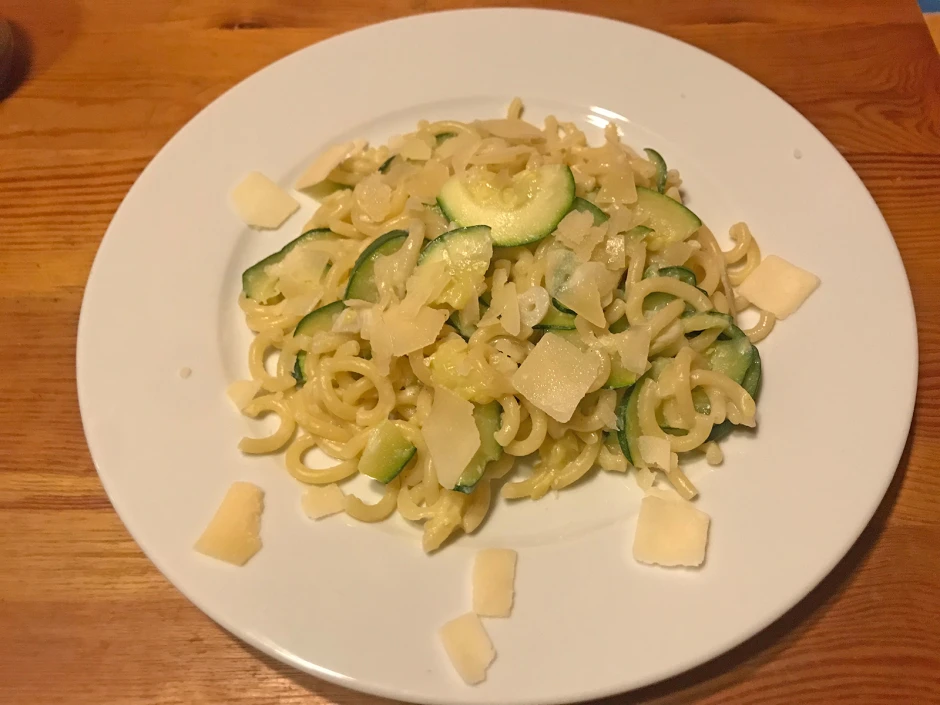 One-Pot-Pasta mit Zucchini