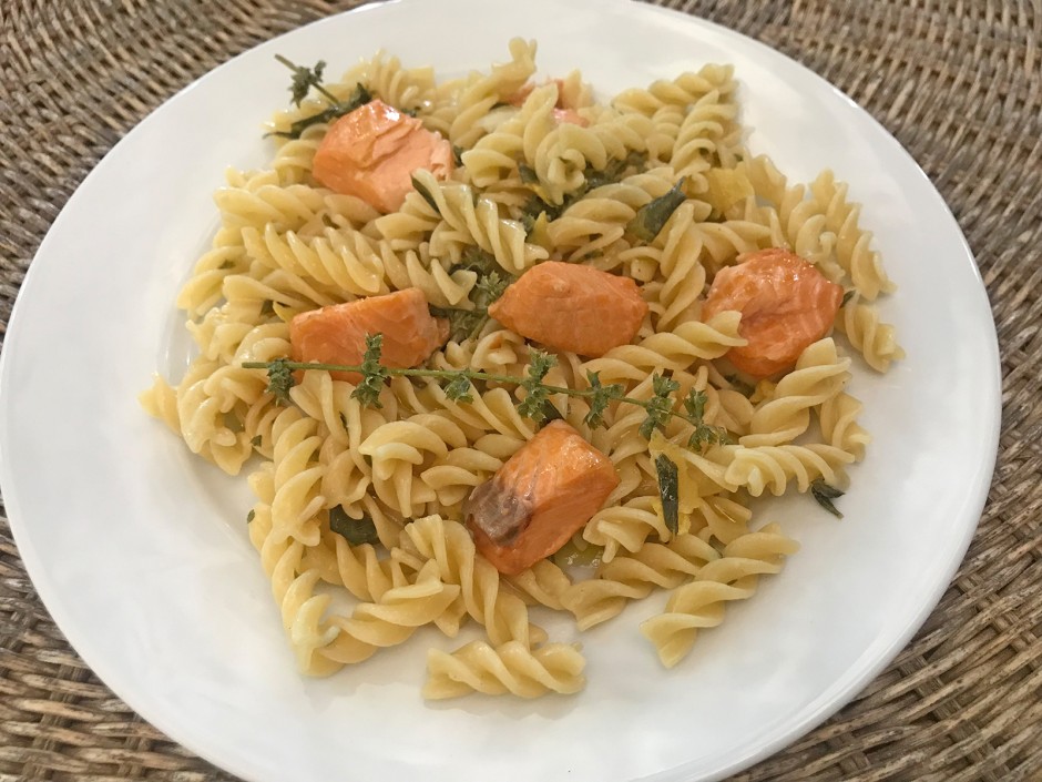 One-Pot-Pasta mit Lachs